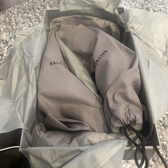 Authentic Balenciaga Rhinestones Embellished Pointed-Toe Pumps size 37 - Picture 10 of 13